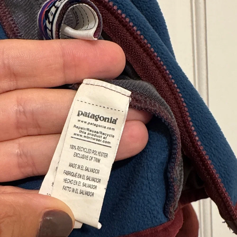 Patagonia Kids’ Micro d Snap-t Fleece Jacket - burgundy & navy - Picture 8 of 11